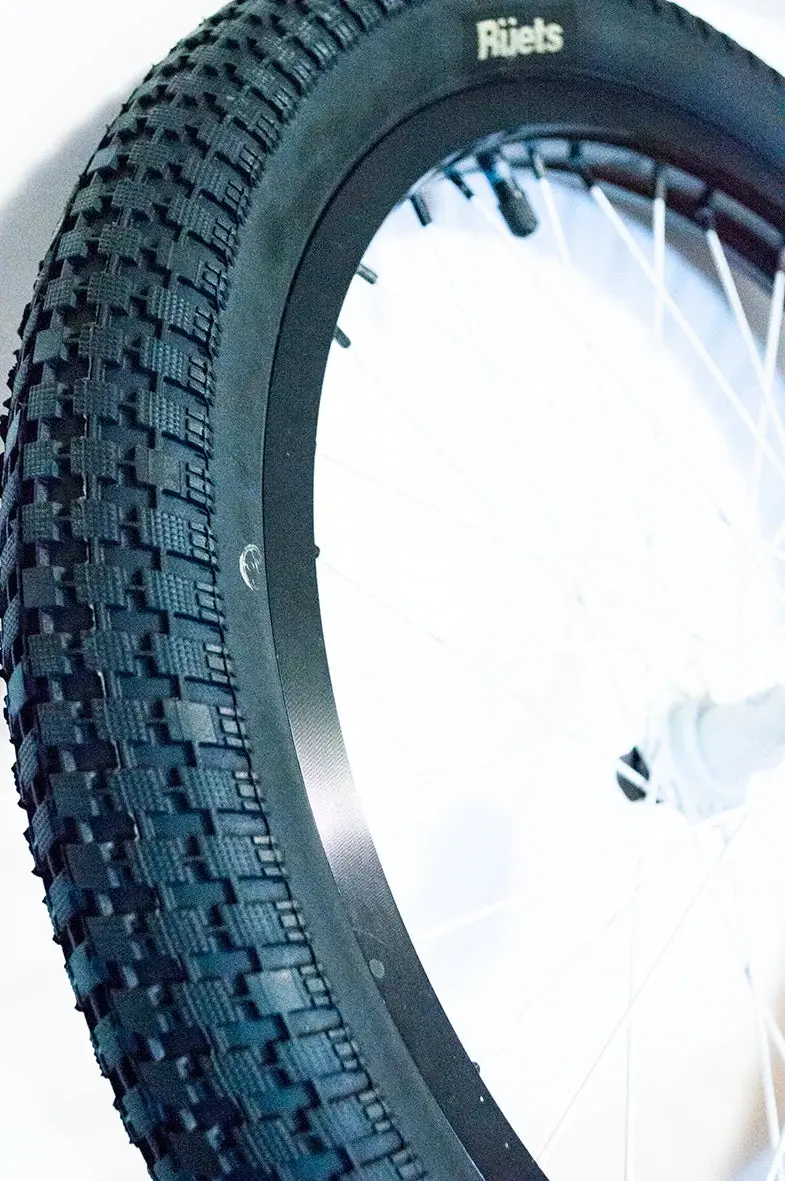 Ruets Bike Co. " Hooker Harvey's" Tire 20" X 2.30" 1