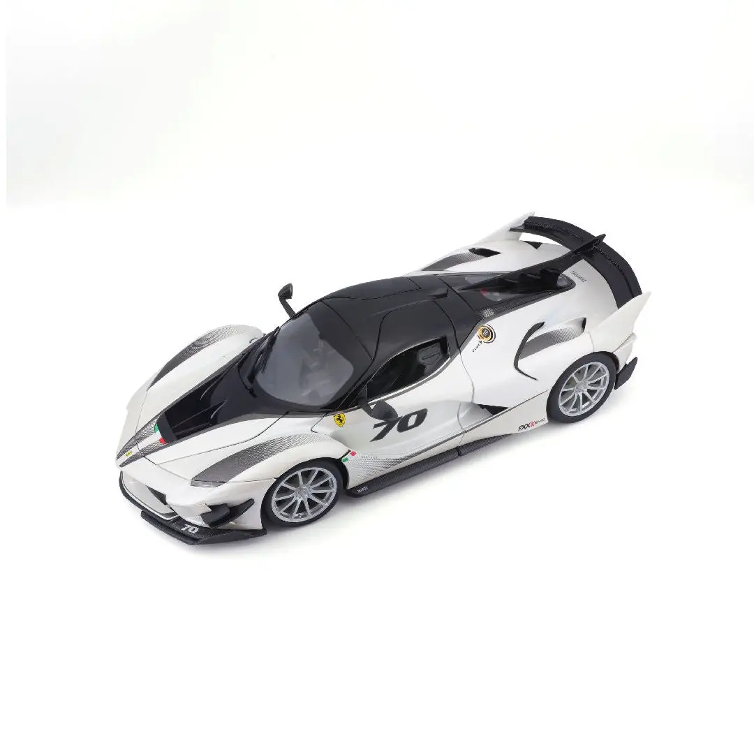 Bburago 1/18 R&P Ferrari Fxx K Evo Diecast: Pearl White #70 1
