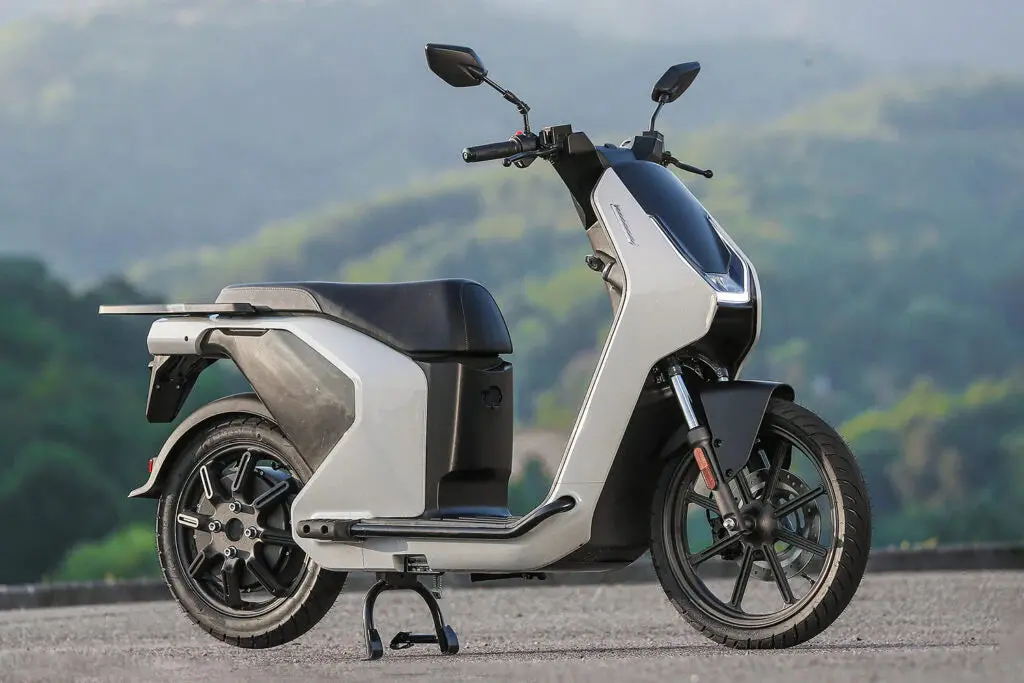 Vmoto Citi Electric Scooter For Adults: 60V 45Ah 1