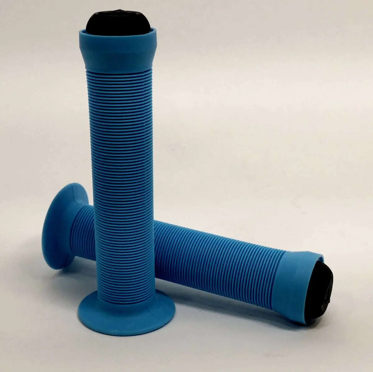 Black Ops Full Circle 145Mm Flanged Bar Grips: Blue 1