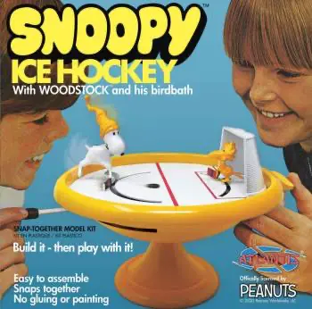 Atlantis Snoopy Ice Hockey W/Woodstock And Birdbath Snap Model Kit 1