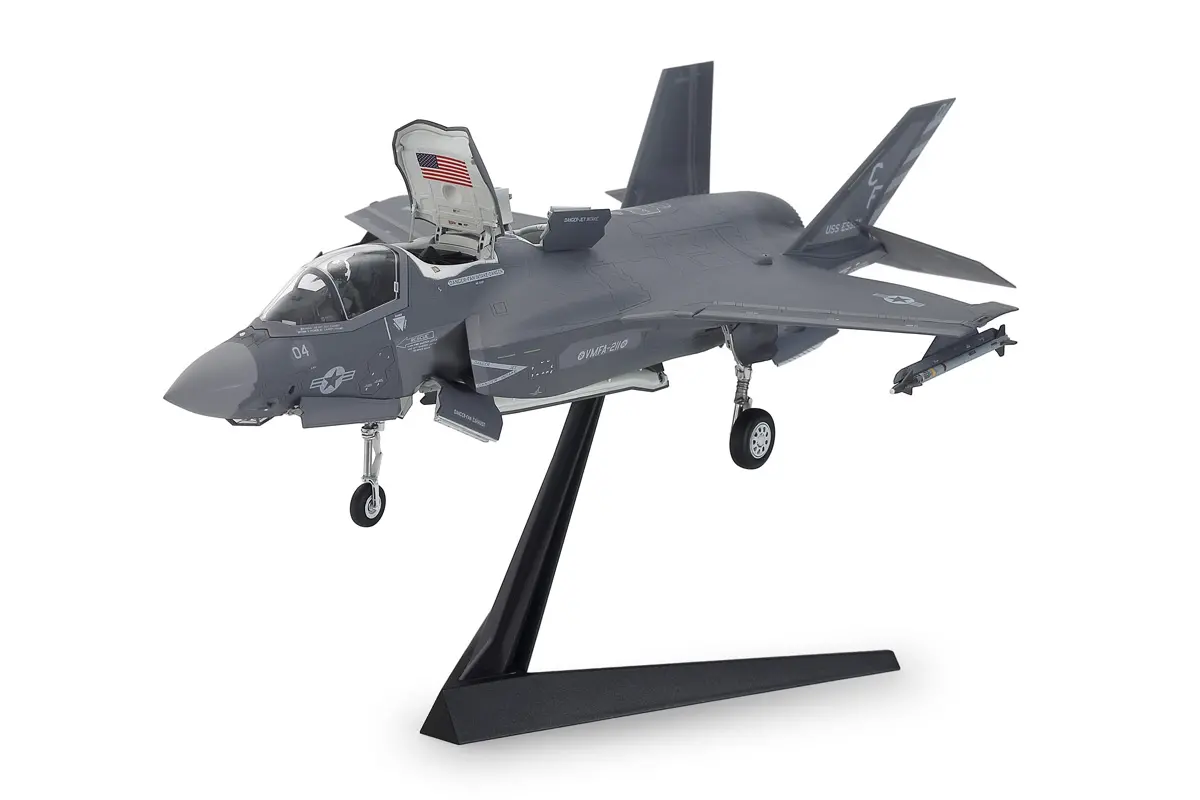 Tamiya 1/72 Lockheed Martin F-35B Lightning Ii Model Kit 1