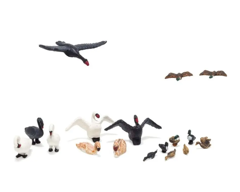 Woodland Scenics Ho Scale Animals: Ducks And Swans (17Pcs) 1
