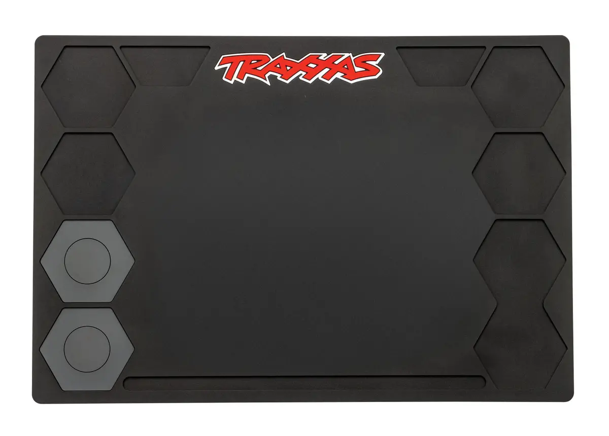 Traxxas Heavy-Duty Small Rubber Pit Mat: 13X19” (33X48cm) 1