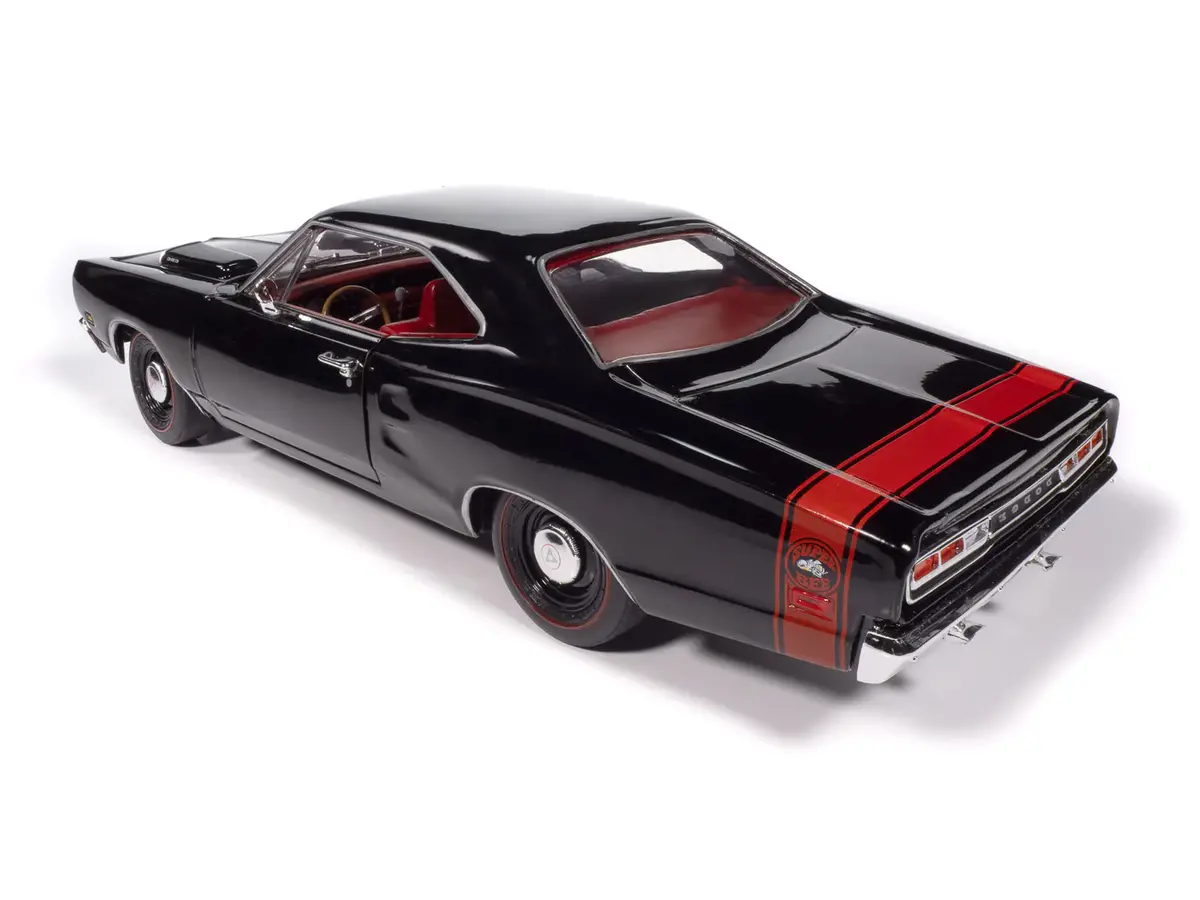 Auto World 1/18 1969 Dodge Coronet Super Bee: Mcacn Special Edition 2