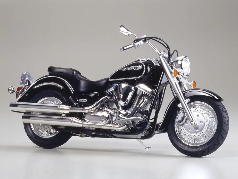 Tamiya 1/12 Yamaha Xv1600 Roadstar Model Kit 1