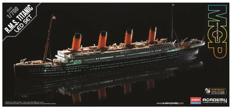 Academy 1/700 R.M.S. Titanic + Led Set Model Kit 1