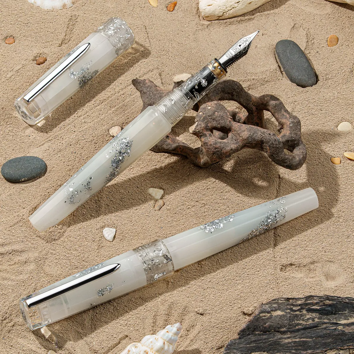 Benu Füller Euphoria Gunmetal, White Beach 1