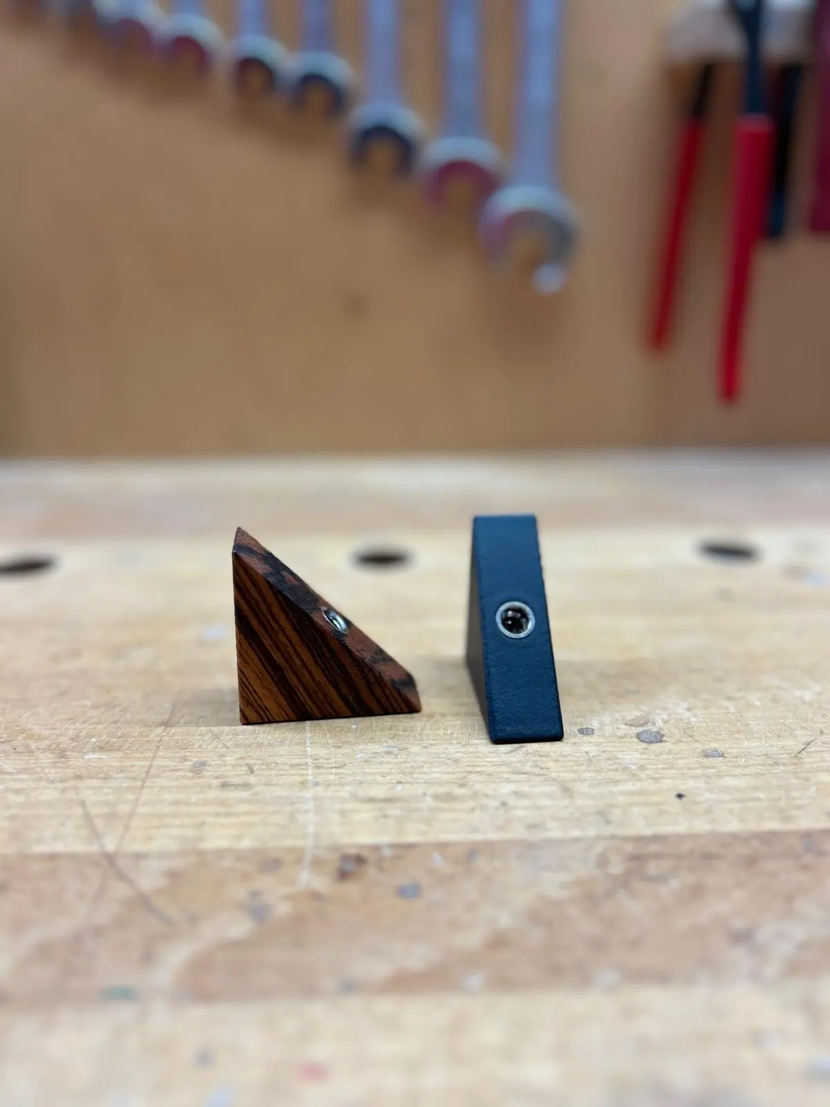 E+M Holzprodukte Gmbh Werksverkauf Triangle Schwarz 1