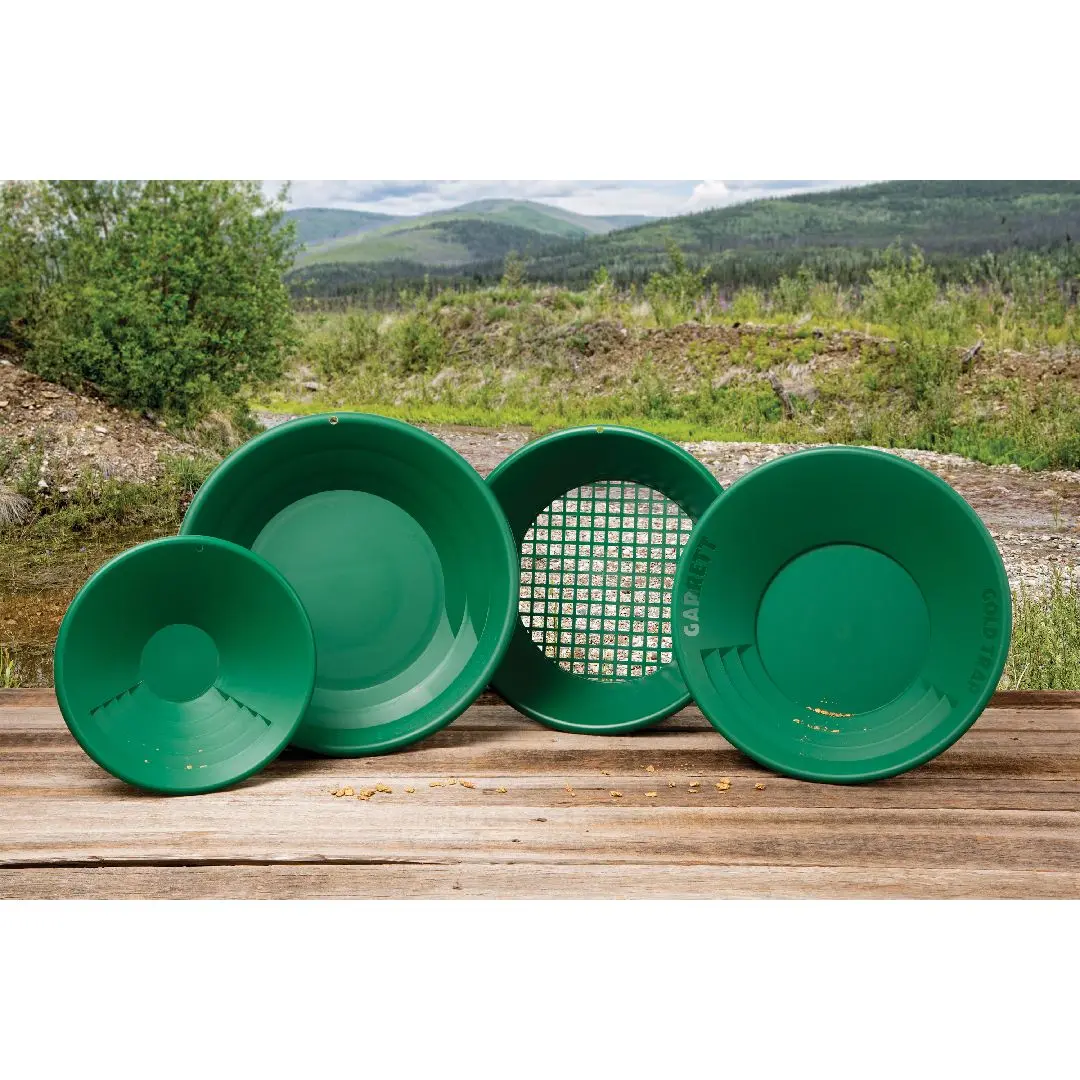 Garrett Deluxe Gold Pan Kit 1