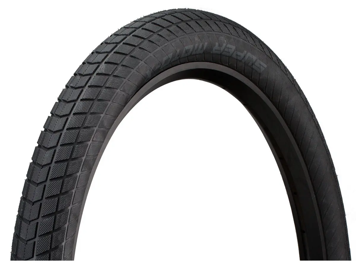 Schwable Super Moto-X 27.5X2.4 Blk 584 Iso 1
