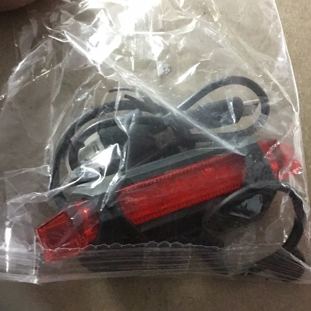 Economy Rechargeable Bike Light: Rear (Red) 1