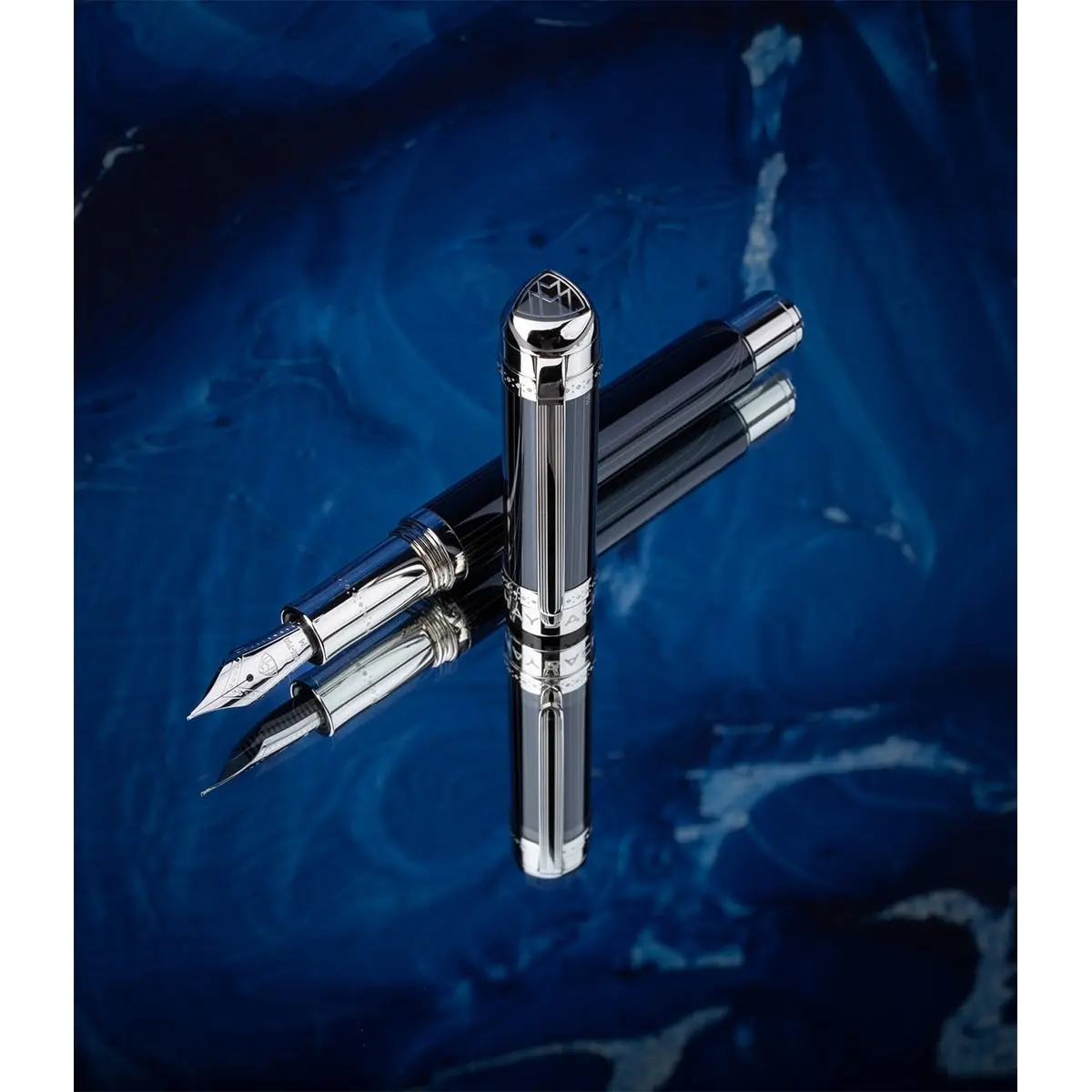 Maybach Füller The Peak I Lustrous - Platinum, 18Kt, Nautical Blue Lacquer 1